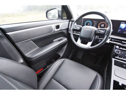 Used 2025 Hyundai Santa Fe SEL image 12