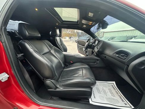 Used 2016 Dodge Challenger SXT Plus image 11