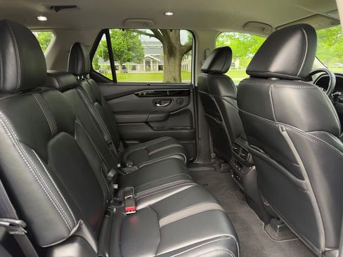 Used 2025 Honda Pilot EX-L image 30