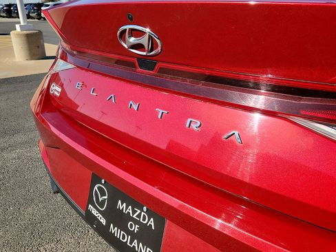 Used 2023 Hyundai Elantra SEL image 10