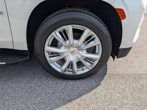 Used 2021 Chevrolet Tahoe High Country AWD/4WD image 9