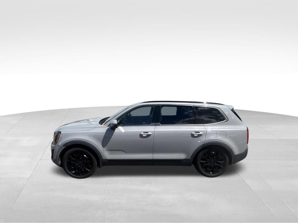 Used 2021 Kia Telluride SX w/ SX Prestige Package AWD/4WD image 3