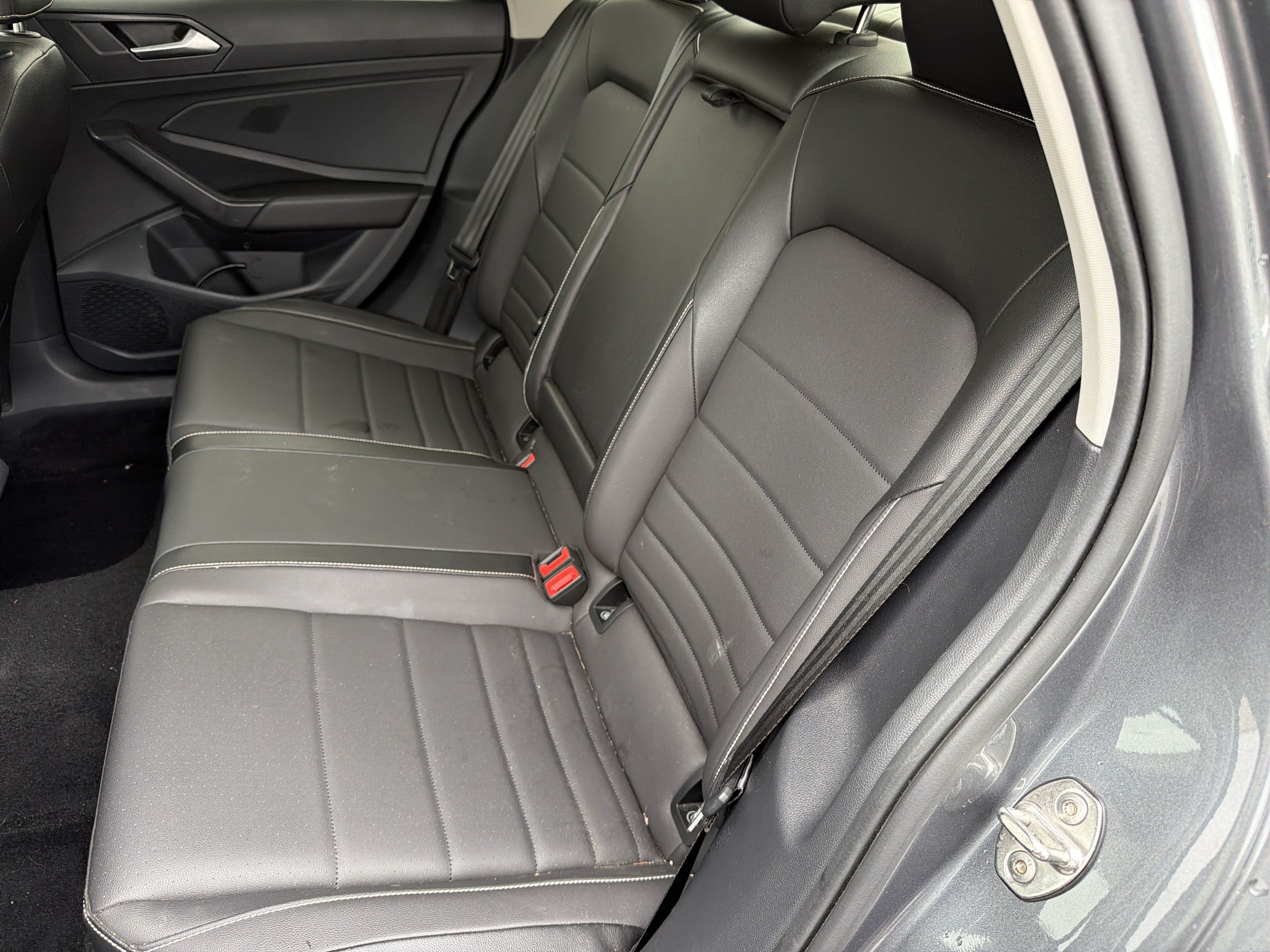 Used 2023 Volkswagen Jetta SE FWD image 19