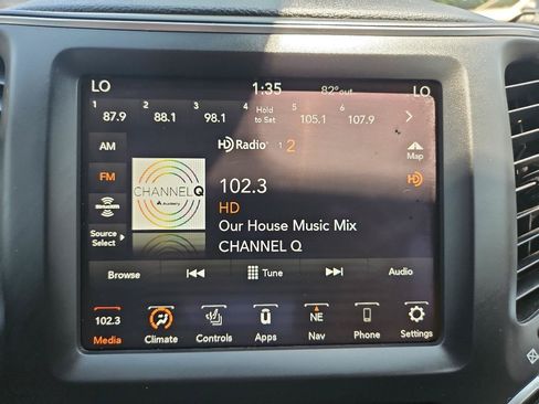 Used 2023 Jeep Cherokee Altitude Lux w/ Lux Elite Package AWD/4WD image 31