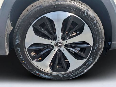 Used 2025 Mercedes-Benz GLB 250 image 11