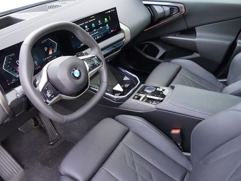 Used 2025 BMW X3 xDrive30i AWD/4WD image 9