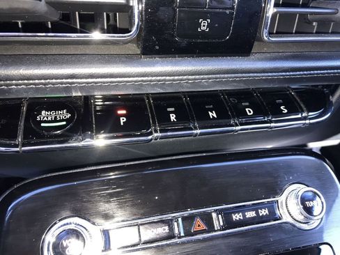 Used 2022 Lincoln Nautilus AWD w/ Premium Package image 20