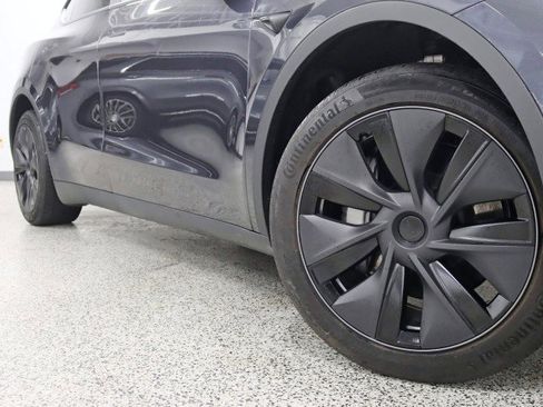 Used 2025 Tesla Model Y Long Range AWD/4WD image 4