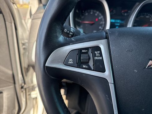 Used 2017 Chevrolet Equinox Premier image 22