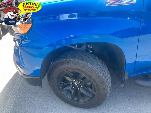 Used 2022 Chevrolet Silverado 1500 Custom Trail Boss AWD/4WD image 2