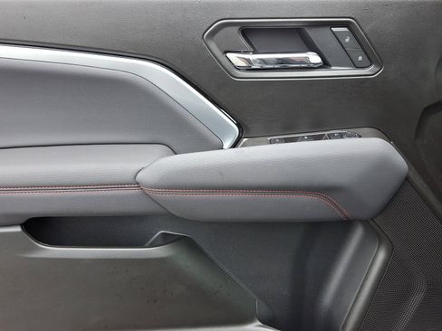 Used 2025 Chevrolet Colorado Z71 image 12