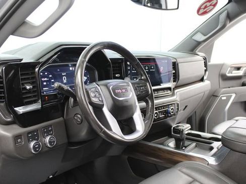 Used 2023 GMC Sierra 1500 SLT w/ SLT Premium Package AWD/4WD image 18