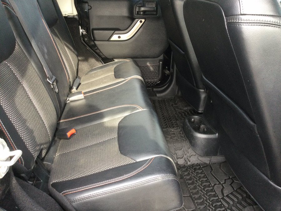 Used 2016 Jeep Wrangler Unlimited Sahara AWD/4WD image 23