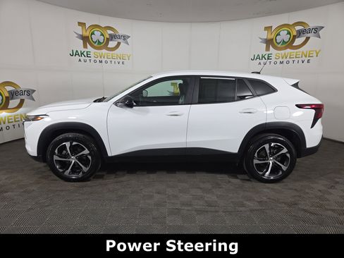 Certified 2024 Chevrolet Trax RS w/ Driver Confidence Package image 4