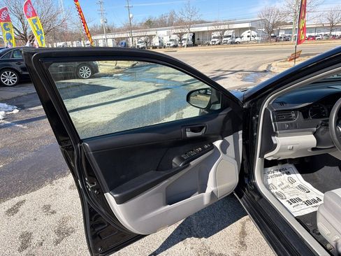 Used 2012 Toyota Camry LE image 15
