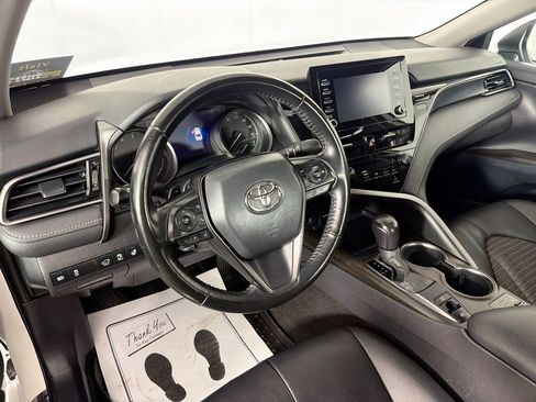 Used 2022 Toyota Camry SE image 9