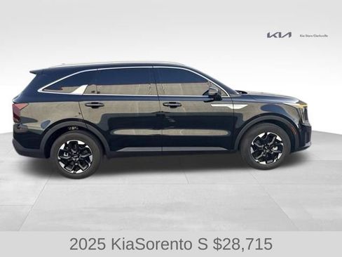 Used 2025 Kia Sorento S FWD image 9