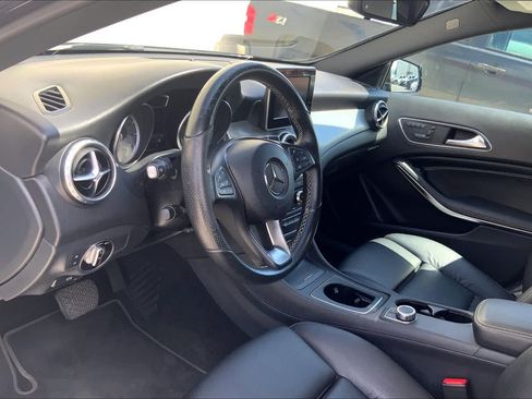 Used 2017 Mercedes-Benz GLA 250 image 2