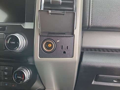 Used 2017 Ford F150 Lariat w/ Equipment Group 502A Luxury image 47