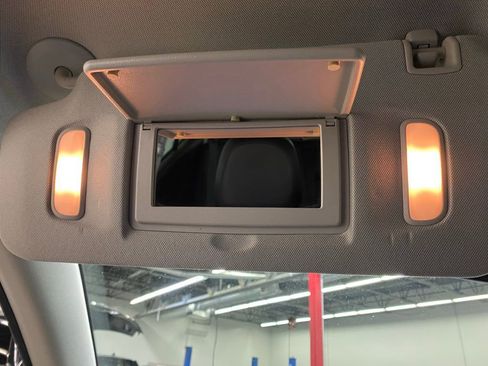 Used 2021 Buick Encore Preferred image 31