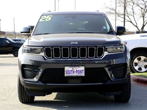 Used 2025 Jeep Grand Cherokee Laredo image 8