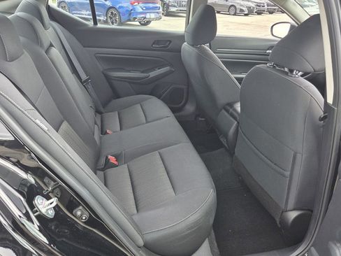 Used 2025 Nissan Altima 2.5 SV FWD image 17