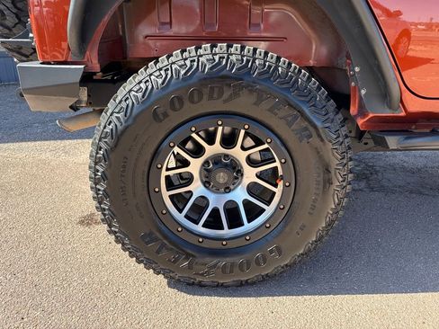 Used 2014 Jeep Wrangler Unlimited Rubicon w/ Connectivity Group AWD/4WD image 63