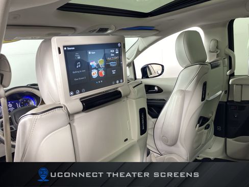 Used 2021 Chrysler Pacifica Limited w/ Uconnect Theater Family Group AWD/4WD image 34
