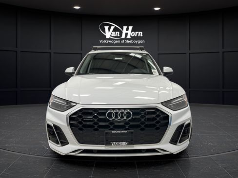 Used 2025 Audi Q5 e Premium Plus w/ Premium Plus Package AWD/4WD image 2