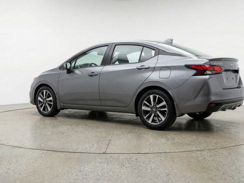 Used 2025 Nissan Versa SV FWD image 5