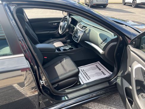 Used 2016 Nissan Altima 2.5 SV w/ Convenience Package FWD image 10