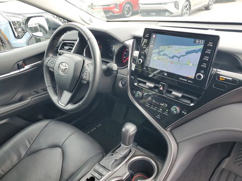 Used 2023 Toyota Camry XSE image 8