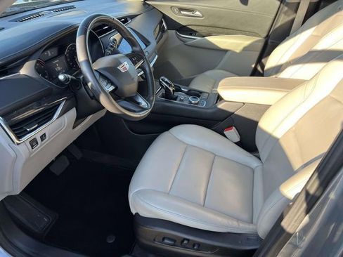 Used 2023 Cadillac XT4 Premium Luxury AWD/4WD image 23