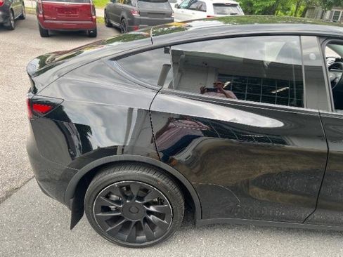 Used 2023 Tesla Model Y Long Range AWD/4WD image 6