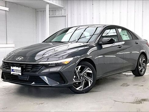 Certified 2025 Hyundai Elantra Sport FWD image 2