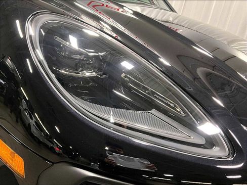 New 2026 Porsche Macan image 12