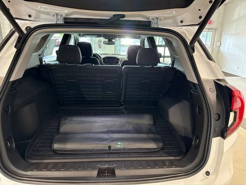 Used 2023 GMC Terrain SLE w/ Driver Convenience Package AWD/4WD image 18