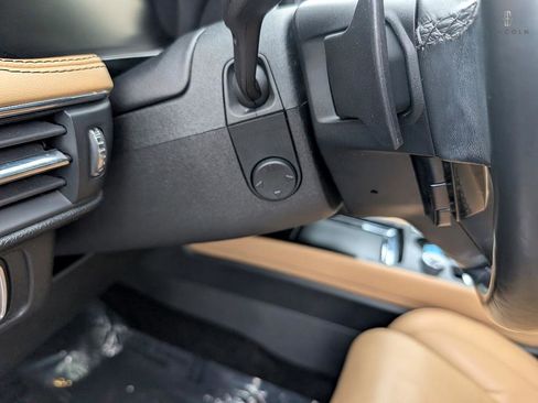 Used 2020 Lincoln Corsair Reserve w/ Equipment Group 202A image 13