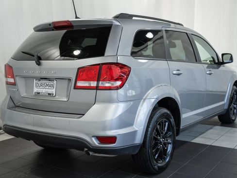 Used 2019 Dodge Journey SE w/ Premium Group FWD image 4