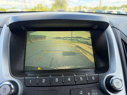 Used 2017 Chevrolet Equinox LS FWD image 22