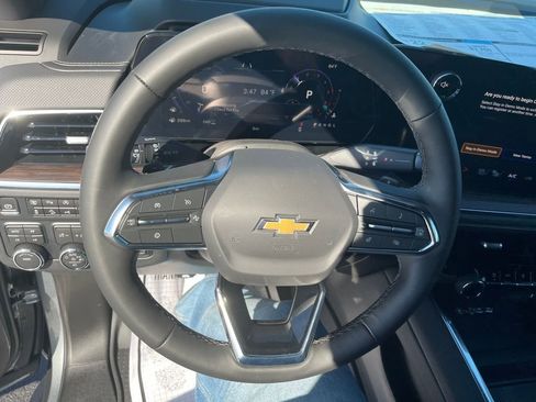 New 2026 Chevrolet Suburban Premier image 10