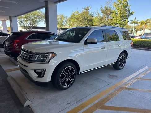 Used 2021 Ford Expedition Limited image 2