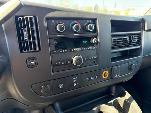 Used 2021 Chevrolet Express 2500 w/ Driver Convenience Package image 19