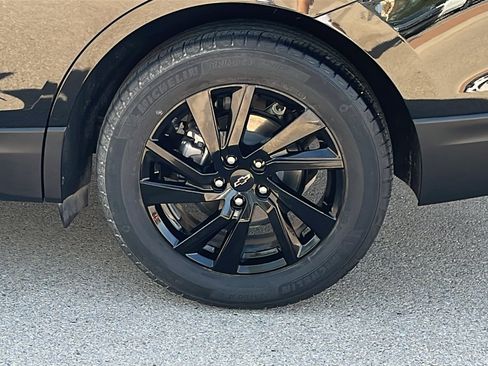 Used 2024 Chevrolet Equinox LS w/ Midnight Edition FWD image 5