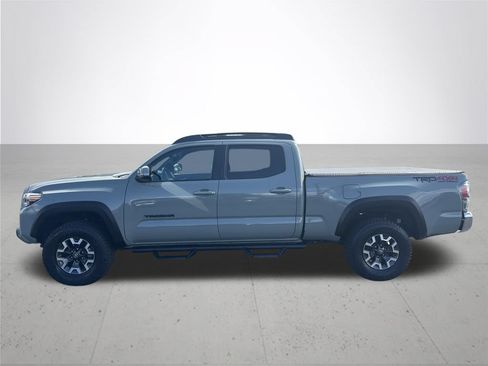 Used 2022 Toyota Tacoma TRD Off-Road w/ Black Out Package (TMS) AWD/4WD image 10