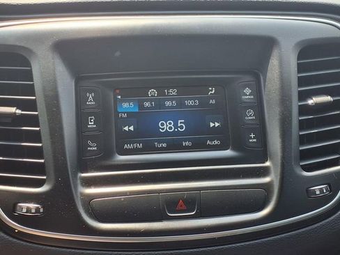 Used 2015 Chrysler 200 Limited FWD image 16