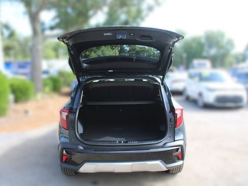 Certified 2025 Kia Seltos EX w/ EX Sunroof Package AWD/4WD image 9