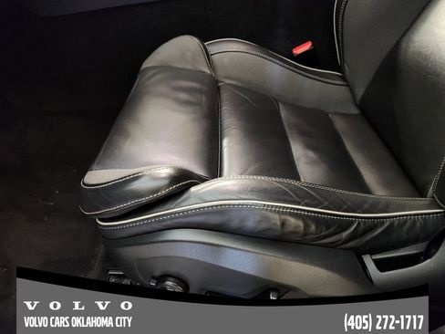 Used 2020 Volvo XC60 T5 R-Design image 24