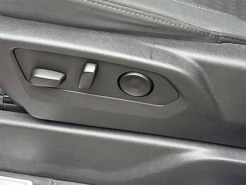 Used 2025 Chevrolet Silverado 1500 LT image 32