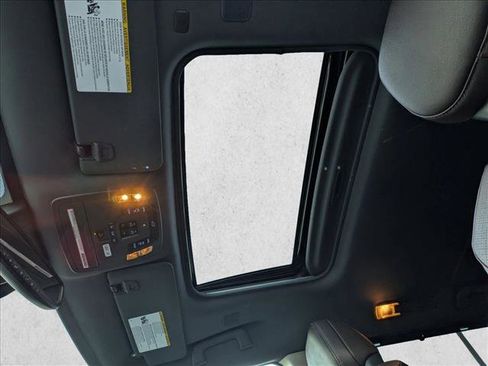 Used 2023 Toyota Sienna Platinum image 16